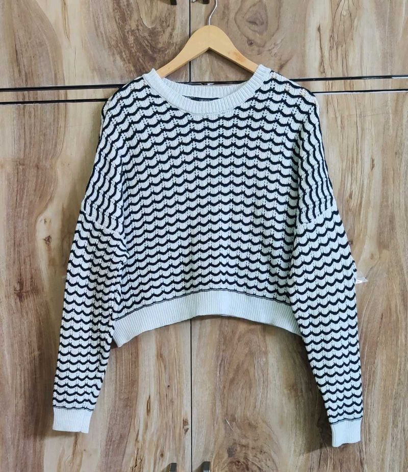 Black & White Design Baggi Sweater Size-46