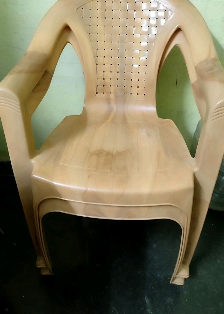 Plastic Chairs (New)