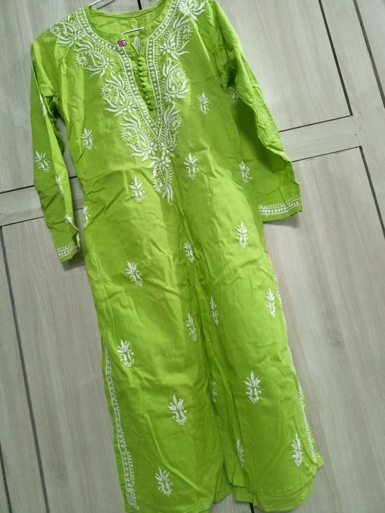 Lucknowi Chickankari Kurta