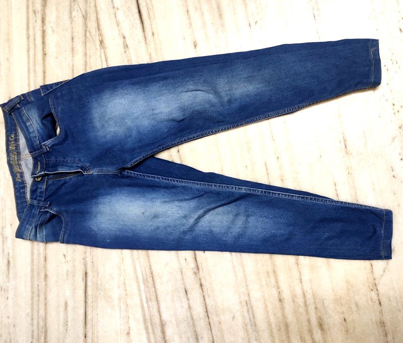 Woman Blue  Jeans, Size 28 , No Flaws , Good Condi