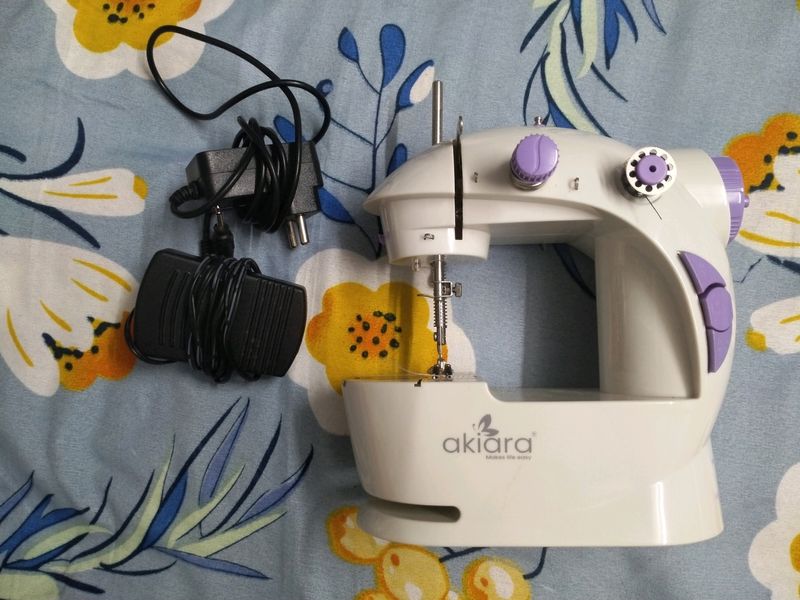 Mini Sewing Machine Akiara