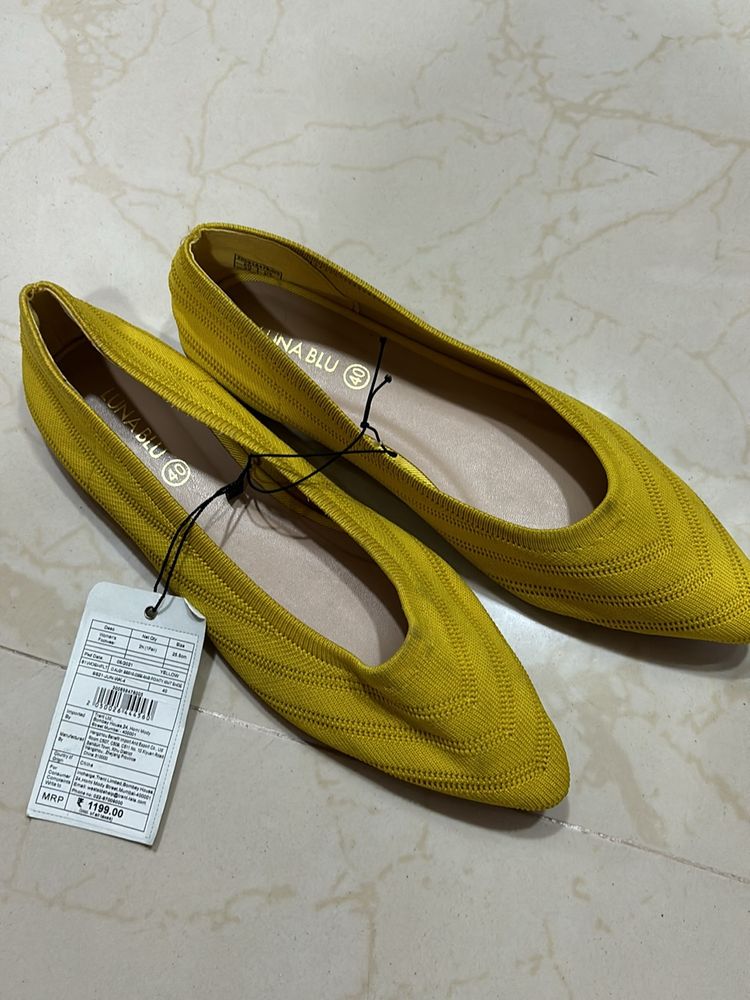 Yellow Sandals (eur 40)