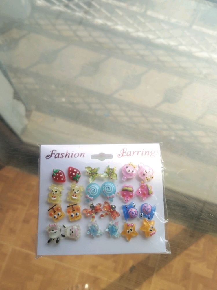 Cute aesthetic Earings.