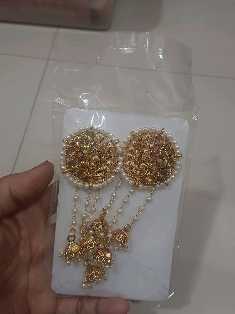 Golden Colour Earings