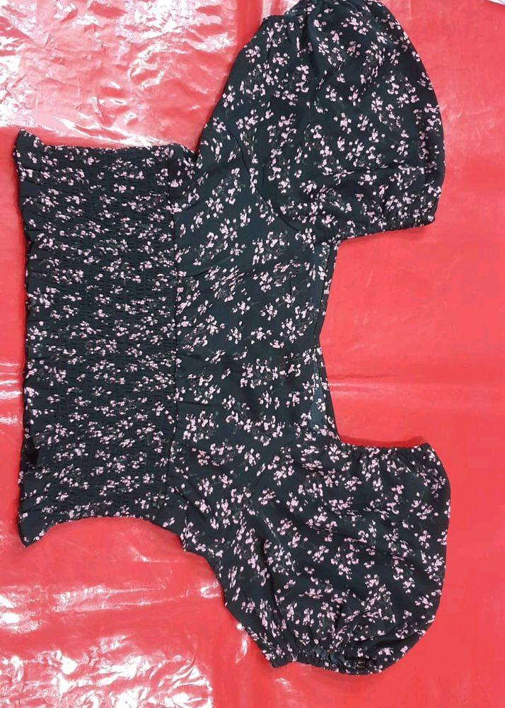 CLEARANCE SALE!!! BlacK FLORAL TOP