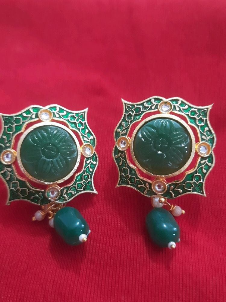 Kundan Earing Studs: GREEN COLOR