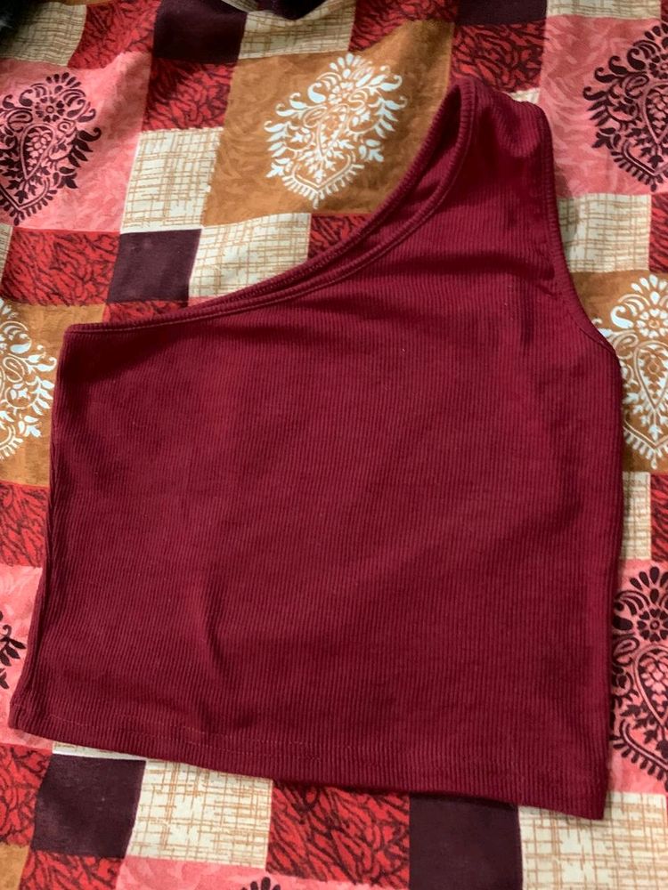 RED/MAROON CROP TOP