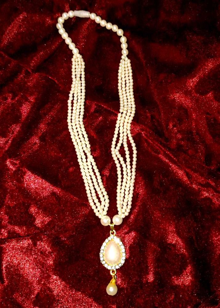 White Pearl Necklace