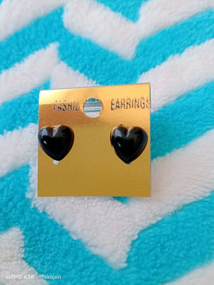 Black 🖤 Heart Shape Earrings Tops