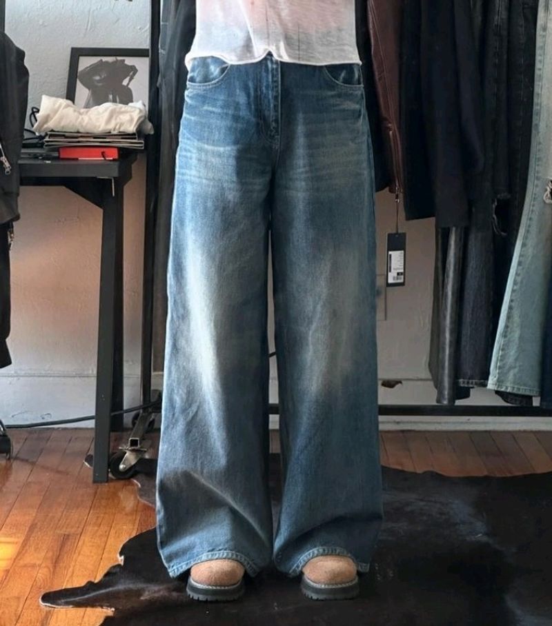 Super Wide Leg Jeans