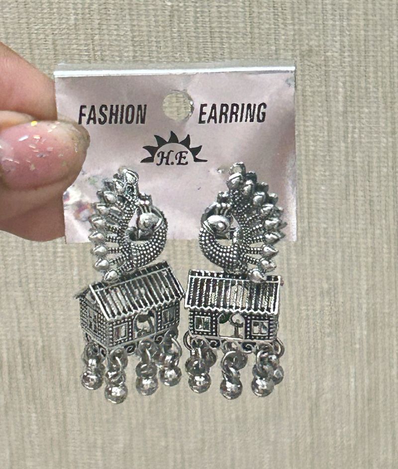 Traditional Set Of Earrings