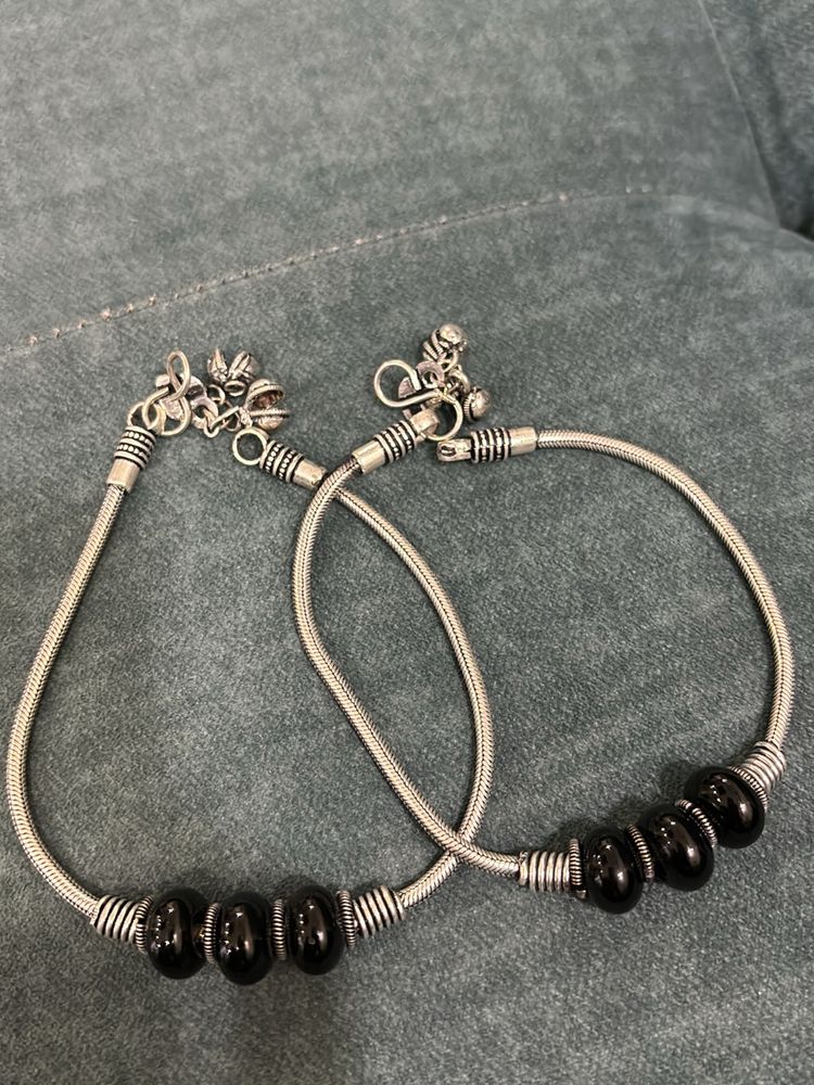 Set Of 2 Anklets