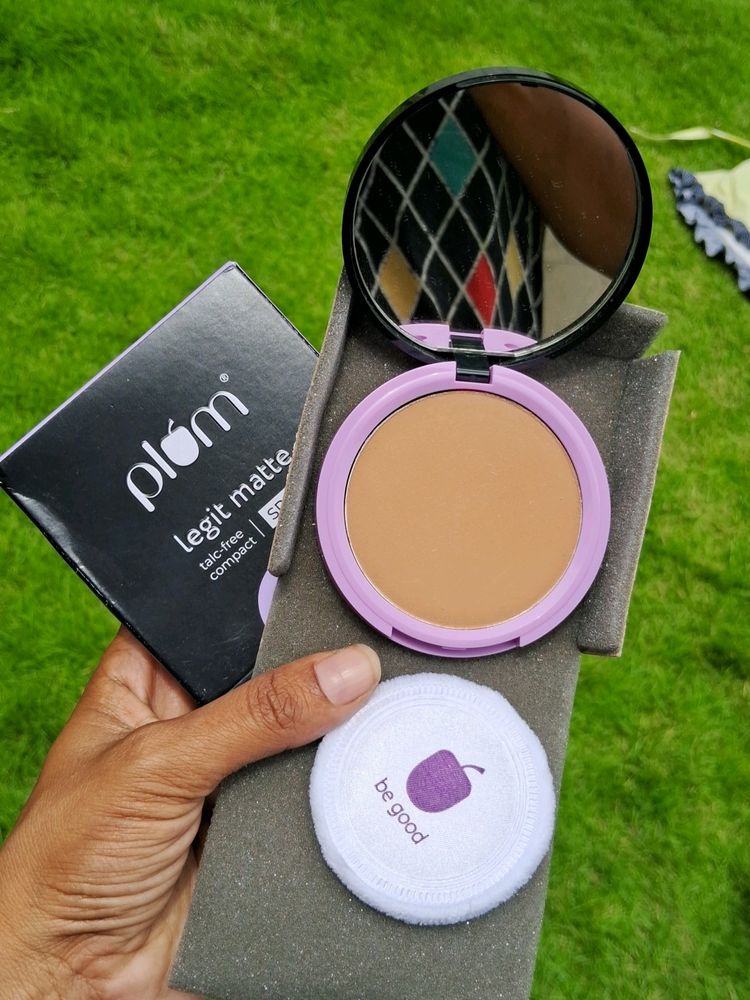 Plum Compact Divine Dusk