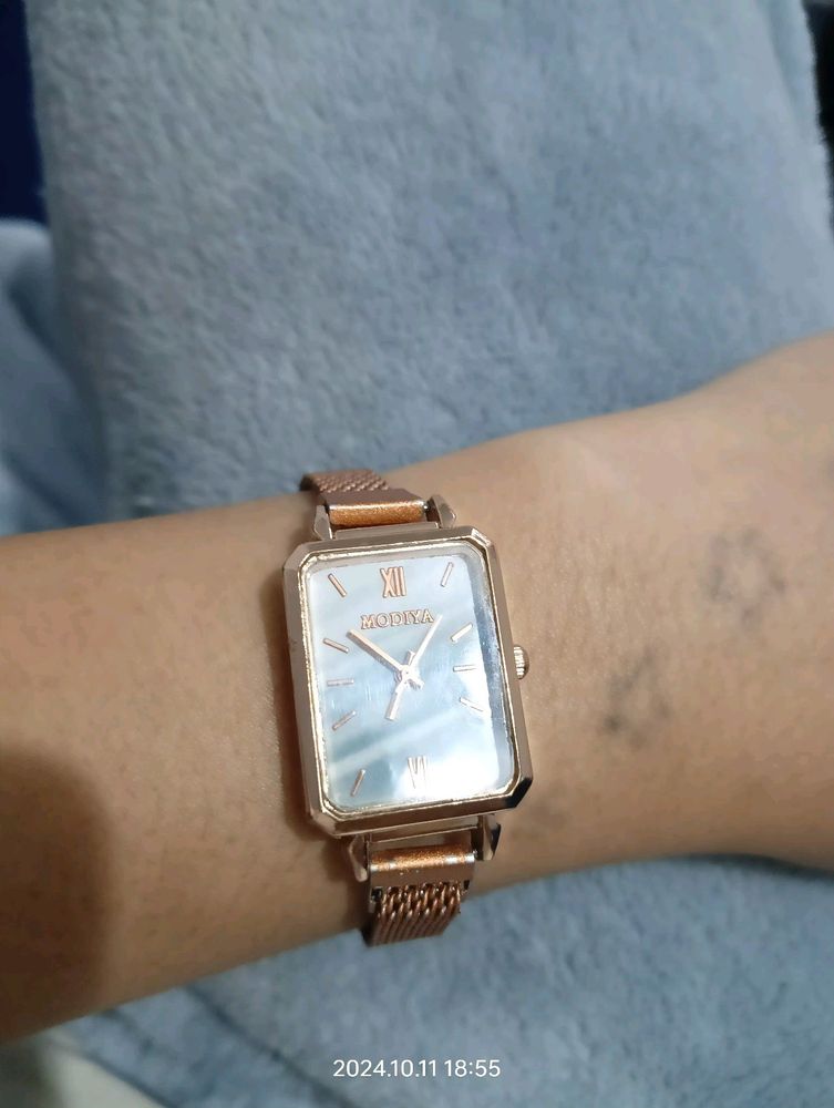 It's Very Pretty Looking Watch In Rose Gold