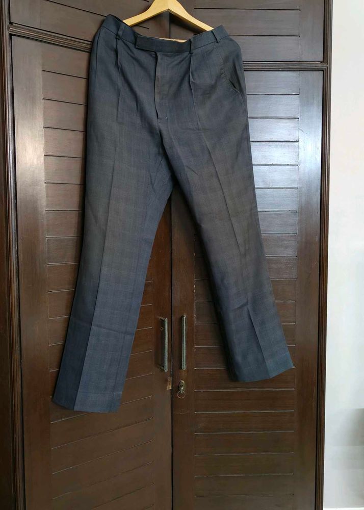 Men Tailored Rayon Pleated dual shade Pant