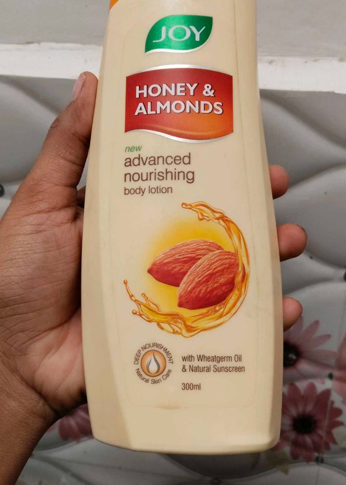 Honey And Almond Nourishing Body Lotion