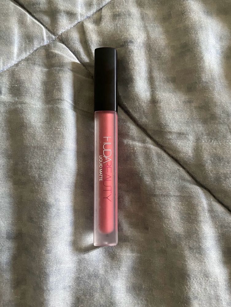 HUDA Beauty Liquid Matte Lipstick -Icon