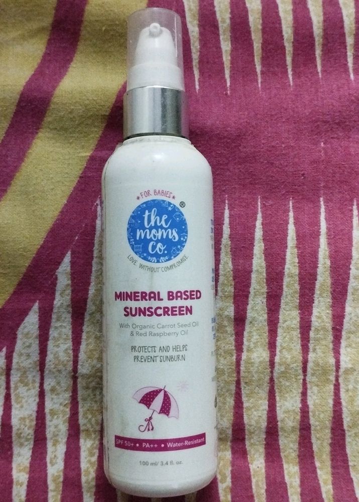 Sunscreen ( The Moms Co.) MRP- ₹474