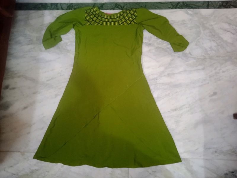 Woman Green Kurti