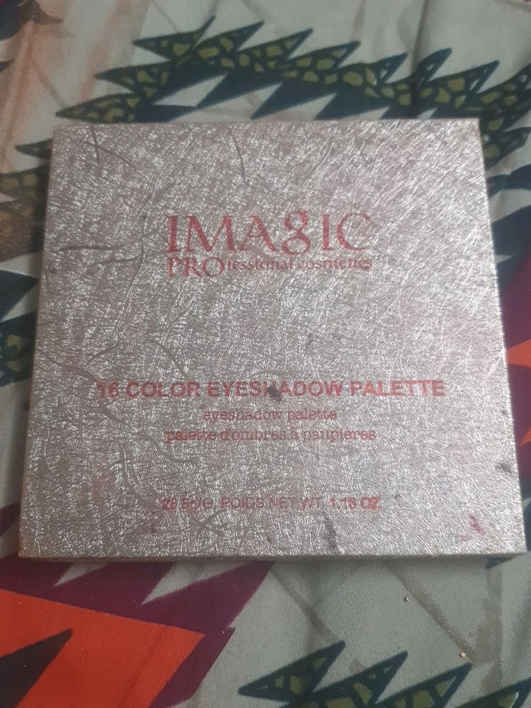 IMAGIC PROFESIONAL COSMETIC eyeshadow pallet.