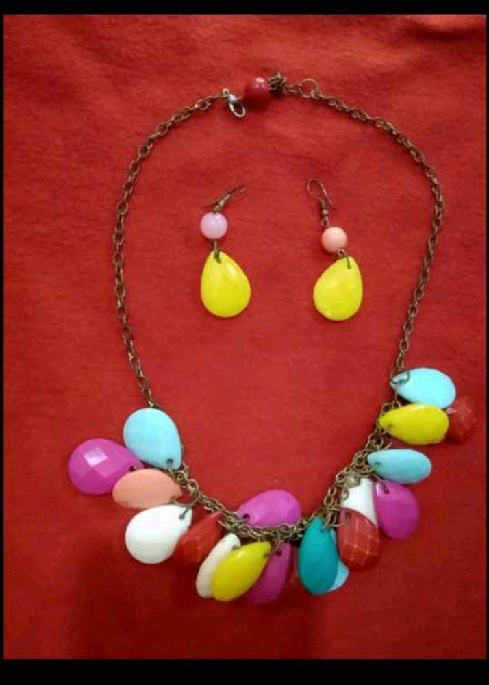 Beautiful Stone Necklace and Earrings Set