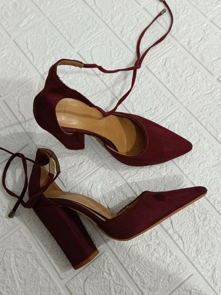 Pointed Toe Heel