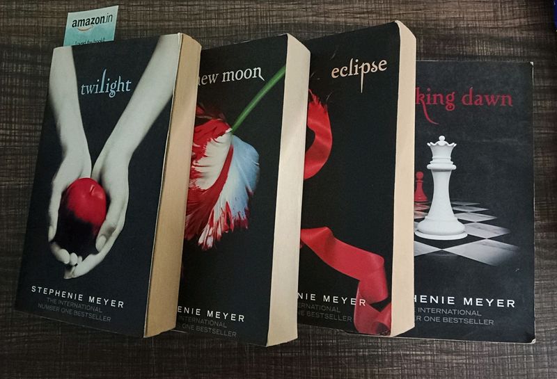 Twilight Series Full 4 Books 📚