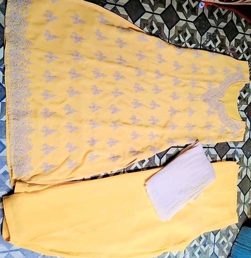 Kurta Set With Dupatta