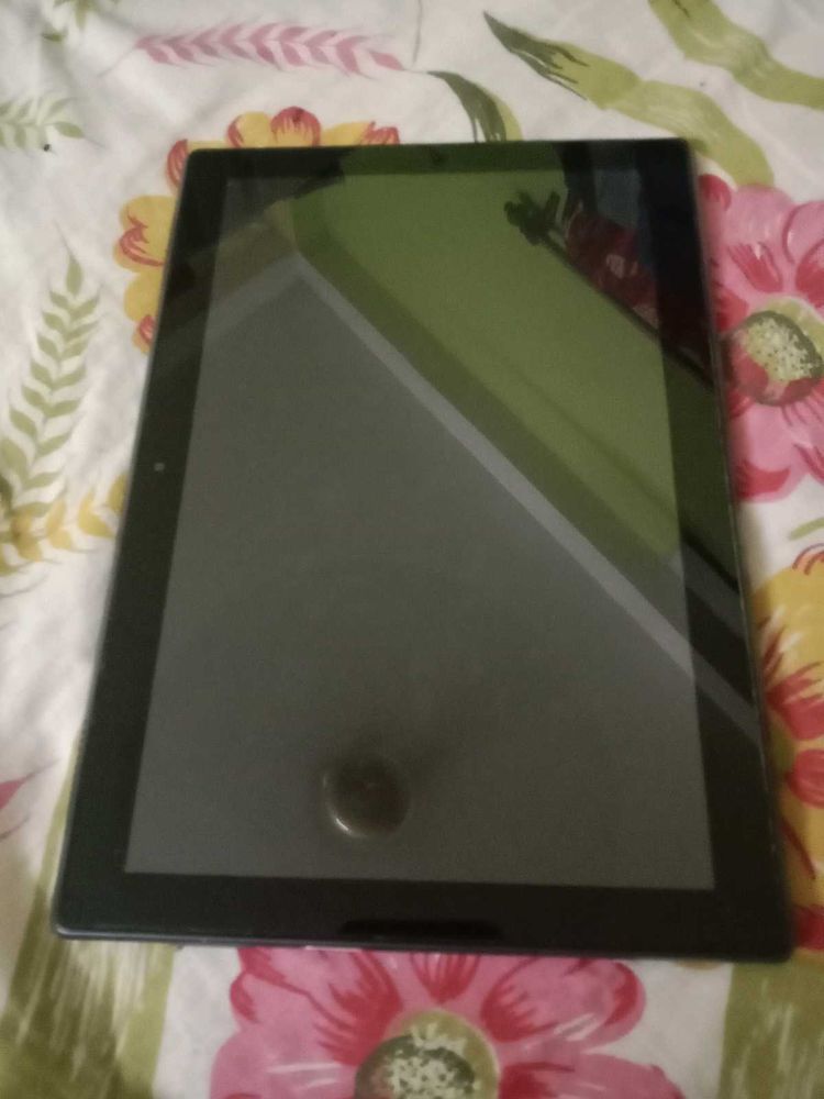 Lenovo Tab4