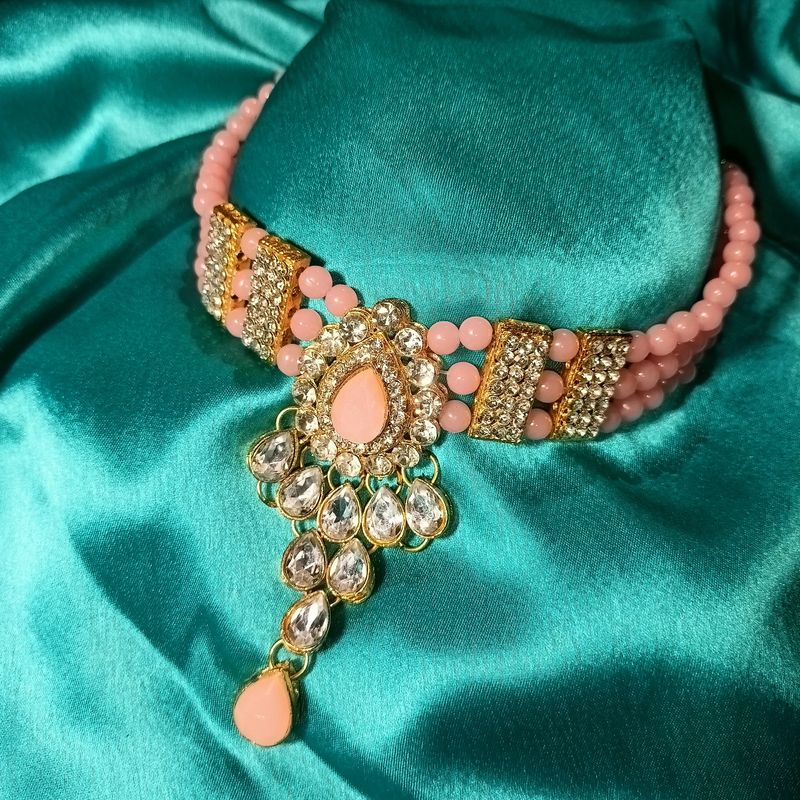 Choker Neckpiece