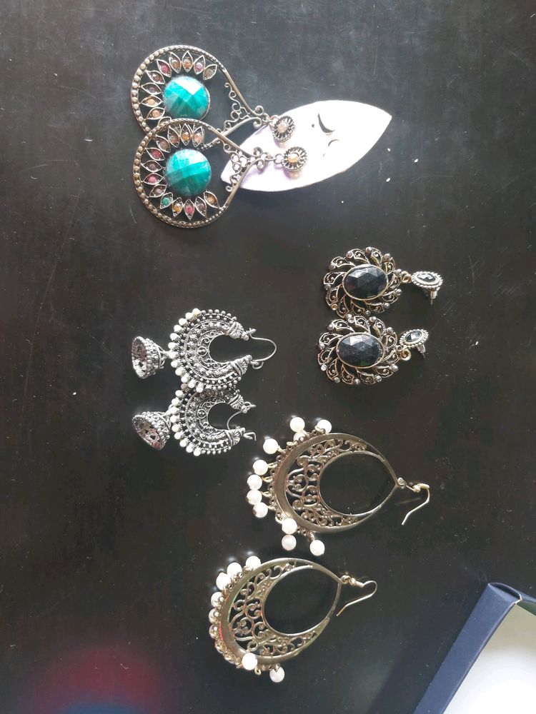 Set of 4 beautiful earrings