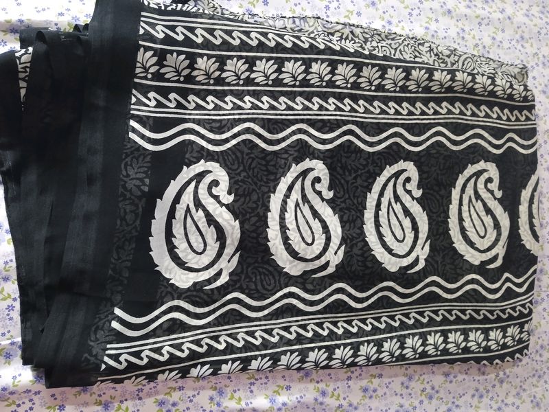 Free Black Printed Saree