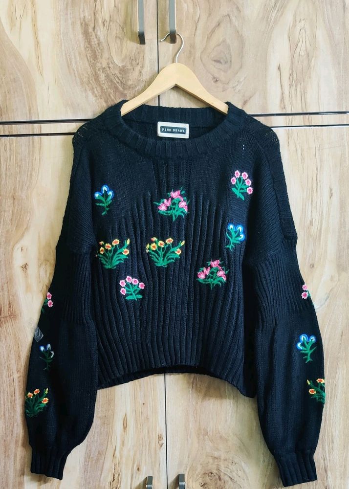 Black Embroidery Work Baggi Sweater Size44-46