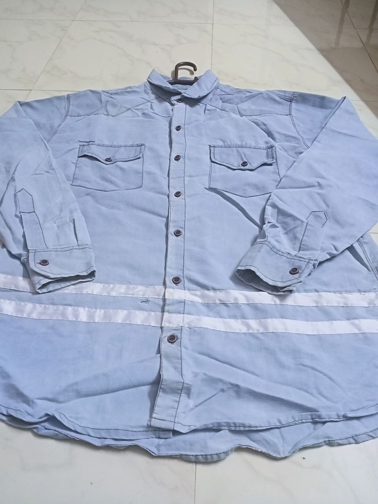 BLUE SHIRT WITH WHITE LINES