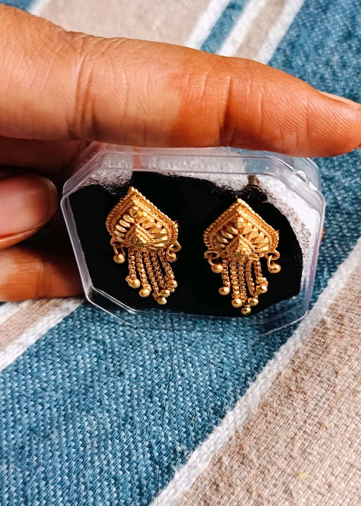 Gold Pattern Earrings