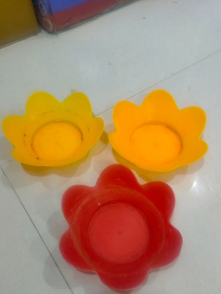 Flower Shape Plastic Bowls