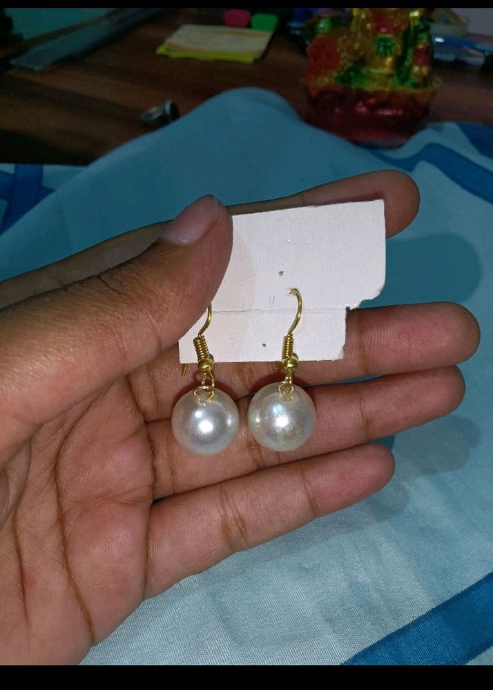 Hair Clips And Pearl Earring For Girls