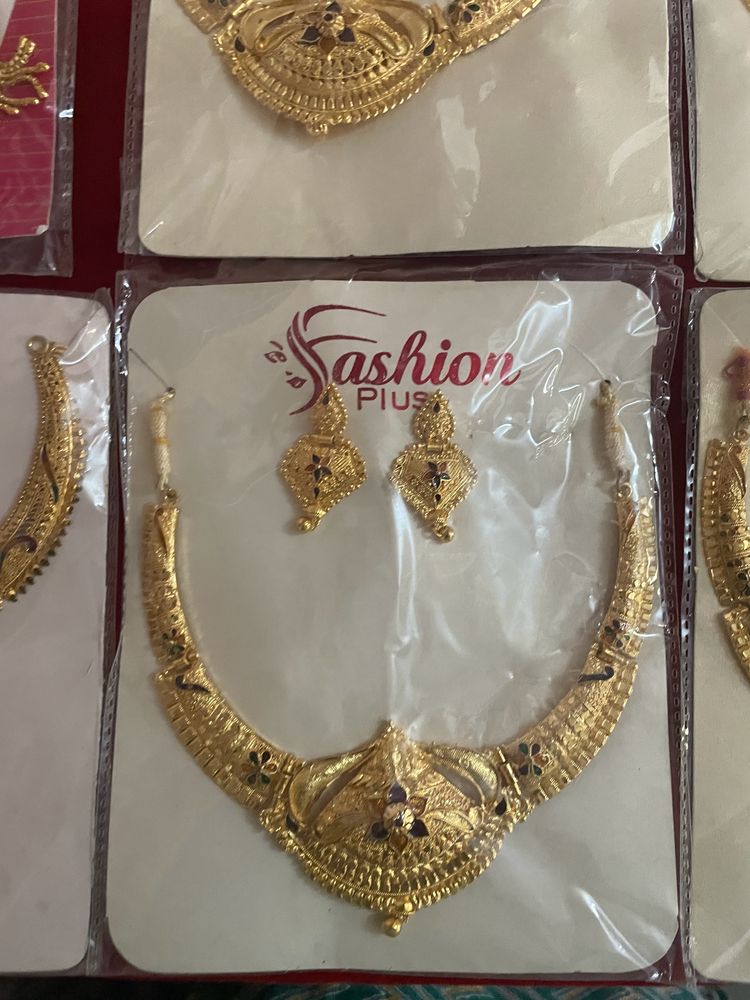 Moti, Diamond Necklace Set With Earrings Mangtika