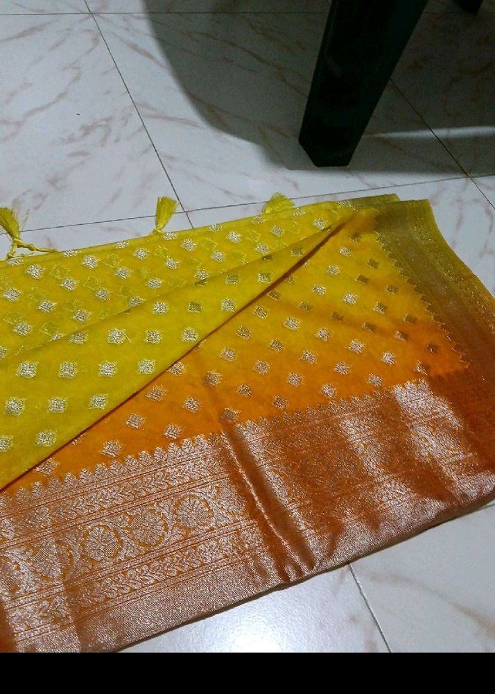 Organza Saree With Zarri Buttis