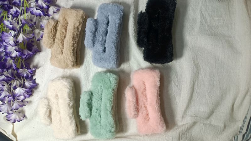 4 Rectangular Fur Claws