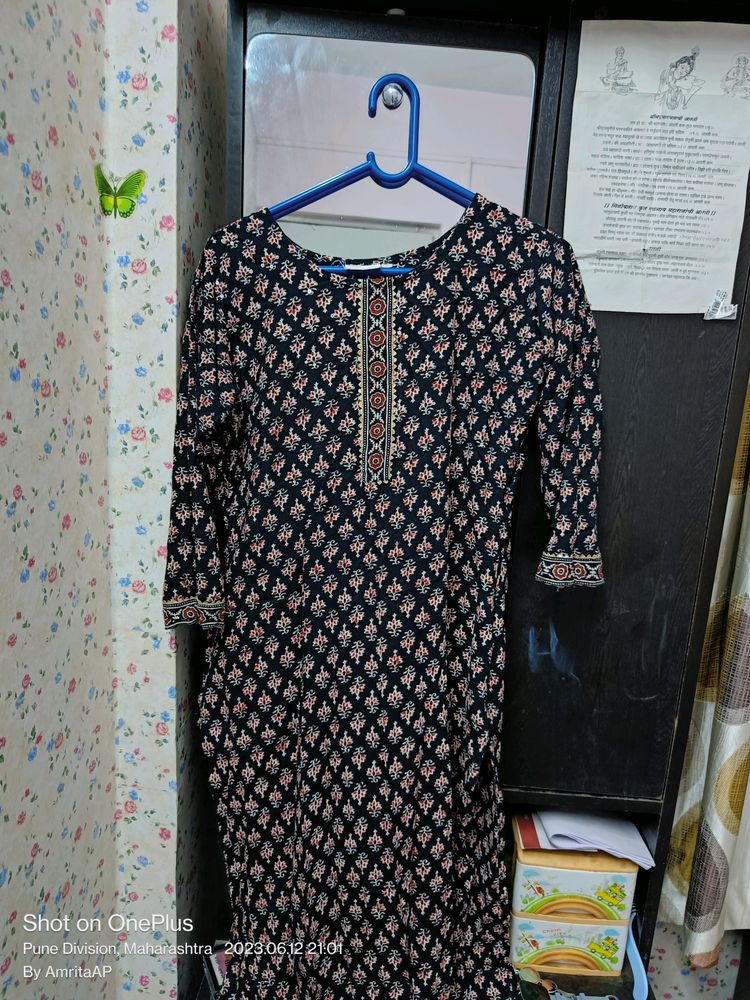 Black Pure Cotton Floral Kurta