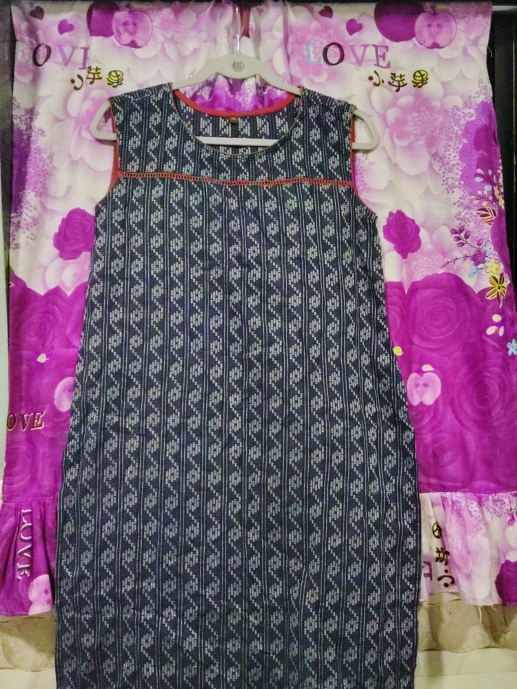 BLUE SLEEVELESS KURTI