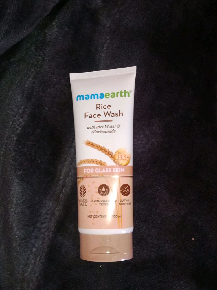 Mamaearth Rice Water Face Wash For Glowing Glass S