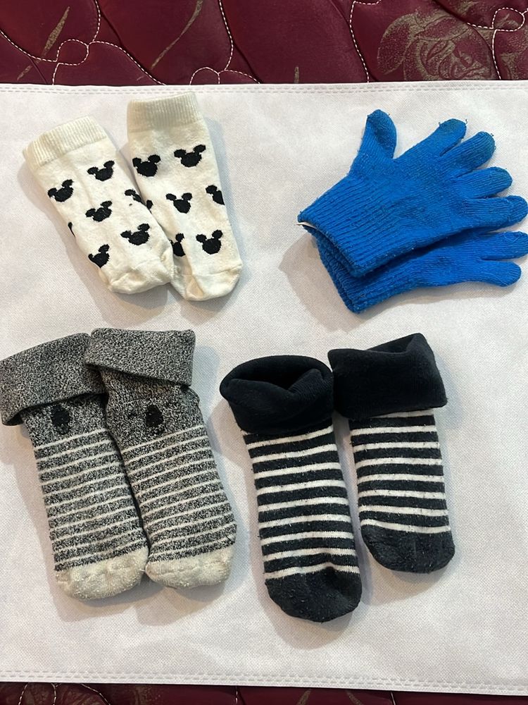 Combo Of Socks And Gloves For Toddlers