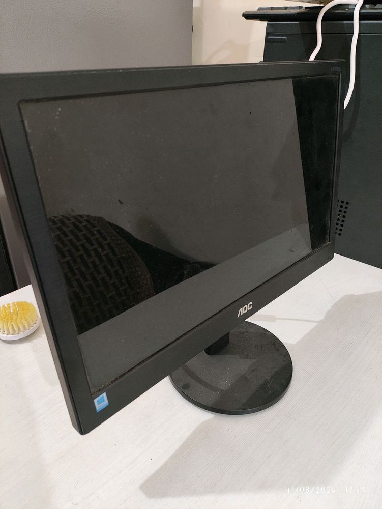 Aoc E1670SWU 15.6-inch LED Backlit Computer Monito