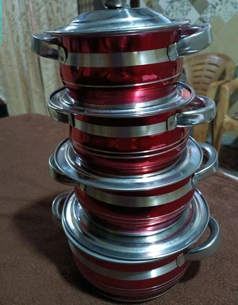 Pack Of 4 Serving Bowl With Steel Lids