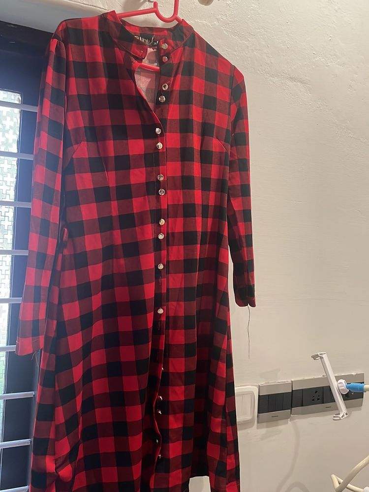 Red& Black Check Cuffed Sleeve Knee Length Shirt