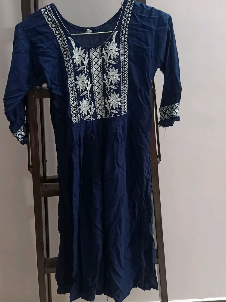 Beautiful Nayra Cut Kurti For women