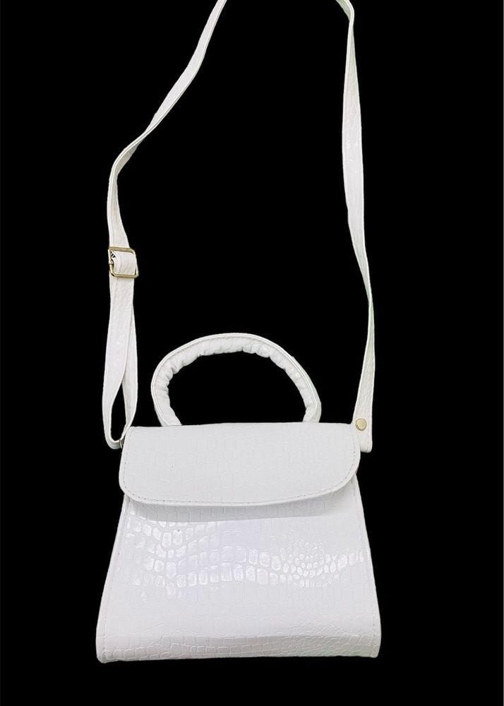 White Sling Bag (women’s)