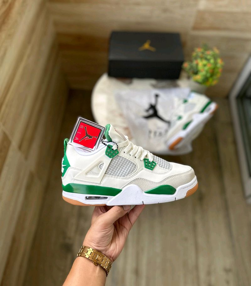 Jordan Retro 4 pine Green